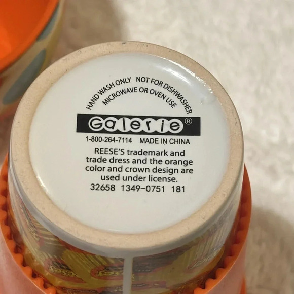 8pc Reese’s Peanut Butter & Chocolate Hershey’s Candy Bundle Collectibles/Cups - Picture 10 of 16